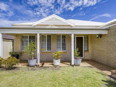 18 Kerkeri Heights, Lakelands WA 6180