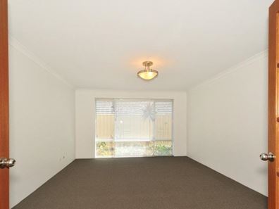 18 Kerkeri Heights, Lakelands WA 6180