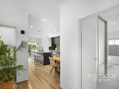52D Deanmore Road, Scarborough WA 6019