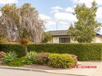 35 Ivanhoe Street, Morley WA 6062