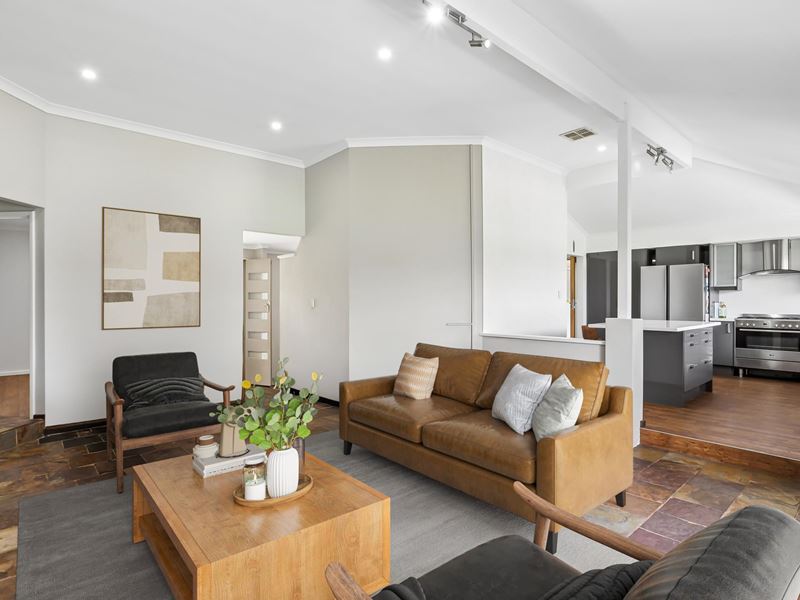 7 Nadine Place, Woodvale