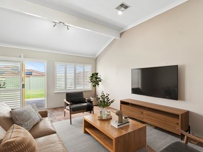 7 Nadine Place, Woodvale WA 6026