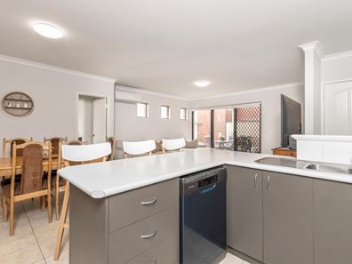 128A Fitzroy Road, Rivervale WA 6103