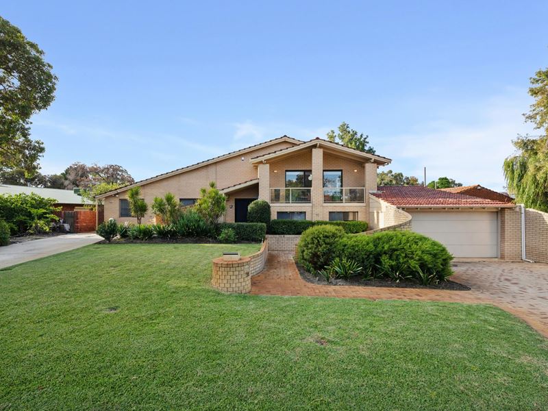 70 Regency Drive, Thornlie WA 6108