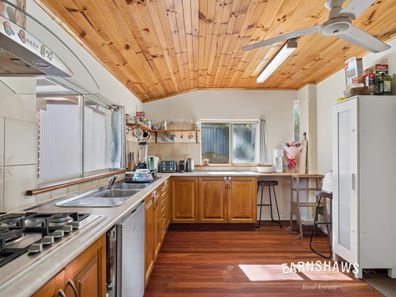 16 Mcglew Road, Glen Forrest WA 6071