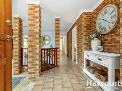 4 Tara Court, Woodvale WA 6026