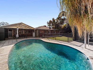 16 Carlhausen Close, Atwell WA 6164
