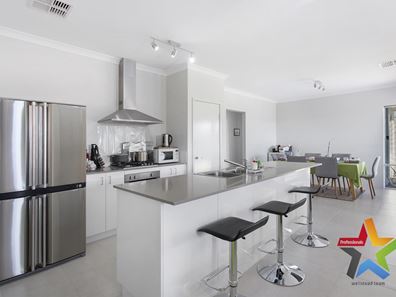 7 Leonara Street, Aveley WA 6069