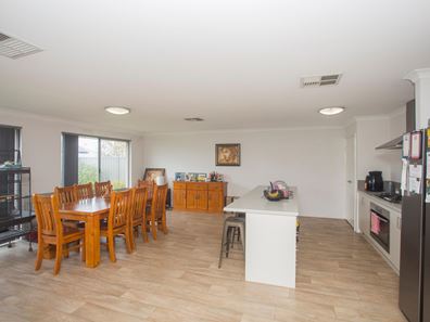 63 Weewar Circuit, South Yunderup WA 6208