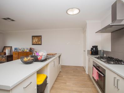 63 Weewar Circuit, South Yunderup WA 6208
