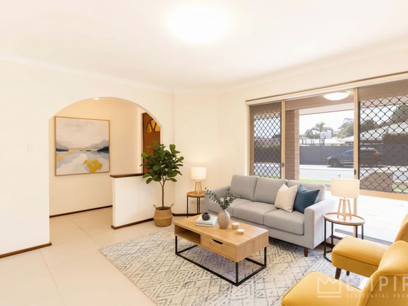 1 Turfan Way, Lake Coogee WA 6166