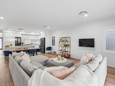 216 Bridgewater Drive, Kallaroo WA 6025