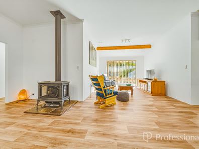 52 Lyons Road, Waroona WA 6215