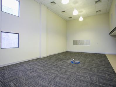 Unit 1 / 725 Marshall Road, Malaga WA 6090