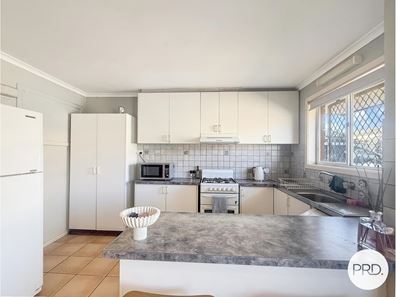 2/4 Grant Street, Bulgarra WA 6714