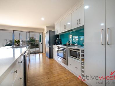 13 Awanui Street, Wandina WA 6530