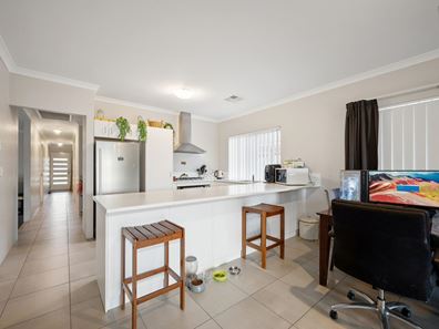 26 Calvera Gardens, Piara Waters WA 6112