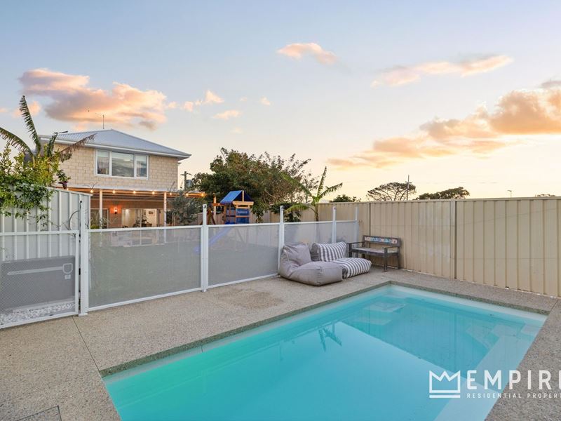 4a Warren Street, Beaconsfield WA 6162
