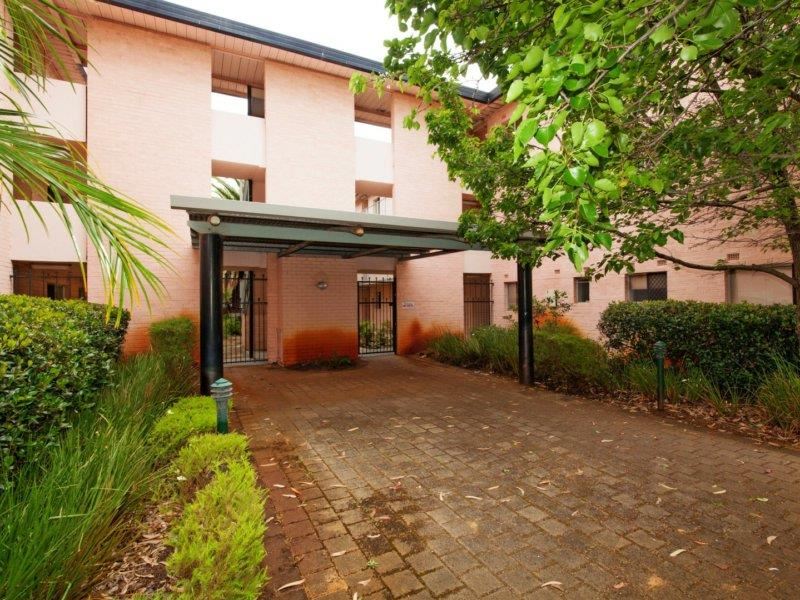 U 13/4 Canham Way, Orelia