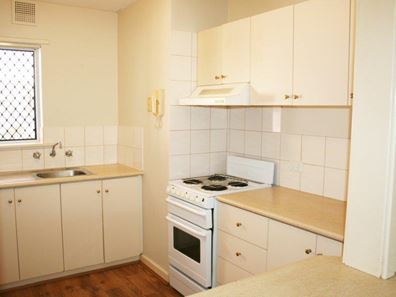 U 13/4 Canham Way, Orelia WA 6167
