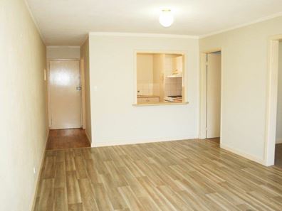 U 13/4 Canham Way, Orelia WA 6167