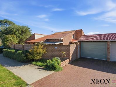 1d Kitchener Road, Melville WA 6156
