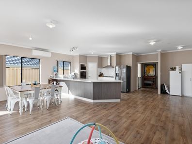 15 Abercrombie Way, Millbridge WA 6232