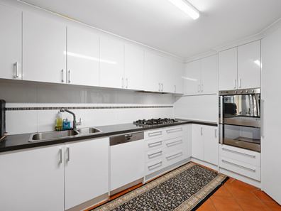 8 Uralla Close, Beckenham WA 6107
