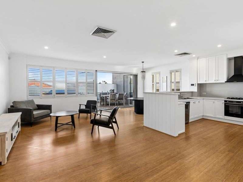 7/112 Flora Terrace, North Beach