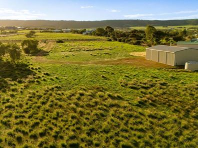 304 Eliza Shaw Drive, White Peak WA 6532
