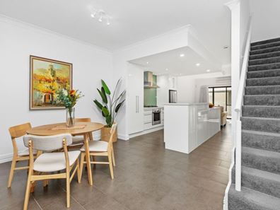 12/2 Quintilian Road, Mount Claremont WA 6010