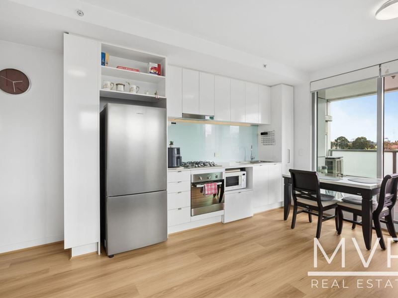 202/17 Malata Crescent, Success WA 6164
