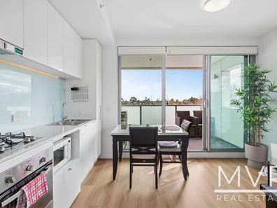 202/17 Malata Crescent, Success WA 6164