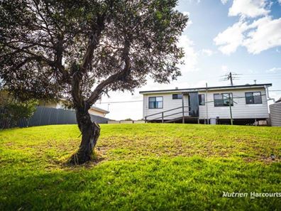 17 Canning Boulevard, Hopetoun WA 6348