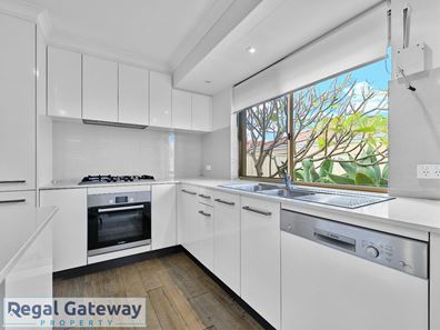 2/52 Preston Street, Como WA 6152