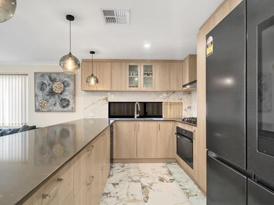 72 Moorland Loop, Gosnells WA 6110