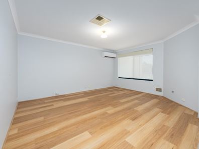 1 Kinsale Bend, Port Kennedy WA 6172