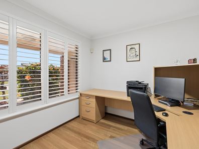 8 Angler Way, Sorrento WA 6020