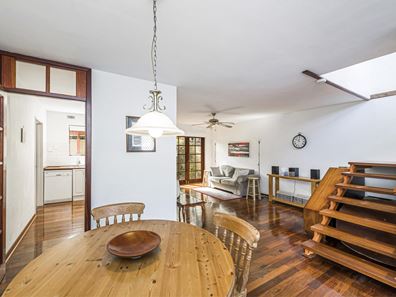 2/13 Lockhart Street, Como WA 6152