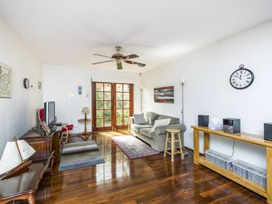 2/13 Lockhart Street, Como WA 6152