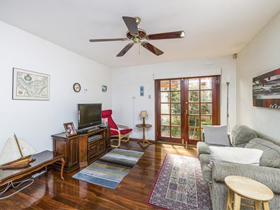 2/13 Lockhart Street, Como WA 6152