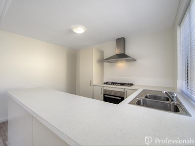 24 Tiller Turn, Yanchep WA 6035