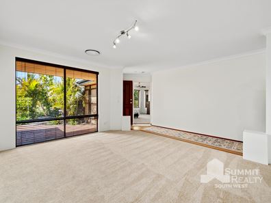 14 Onslow Street, Dalyellup WA 6230