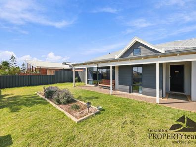 33 Mistral Crest, Glenfield WA 6532