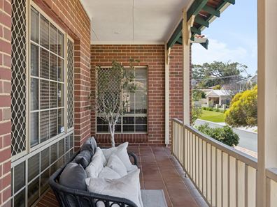 1 Dempster Place, Sorrento WA 6020