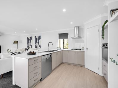 37 Gnangara Road, Madeley WA 6065