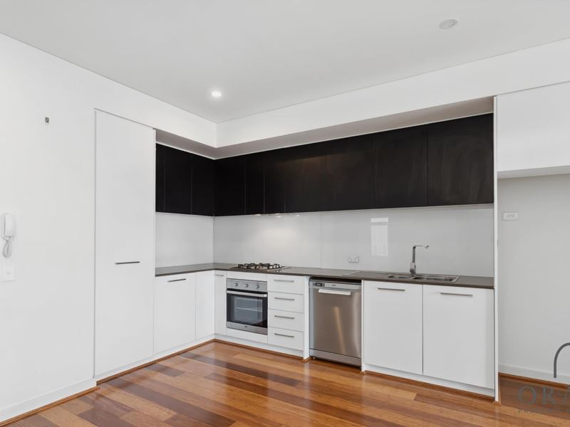 21/2 Marina Drive, Ascot