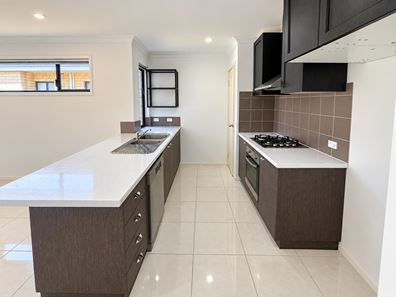 19 Piesley St, Hammond Park WA 6164