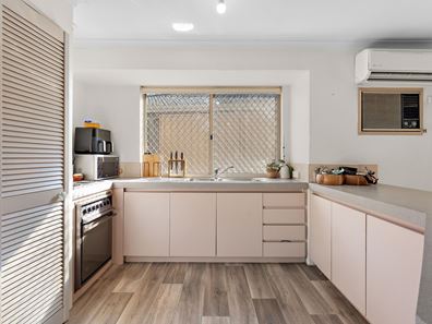 20 Likely Place, Stratton WA 6056