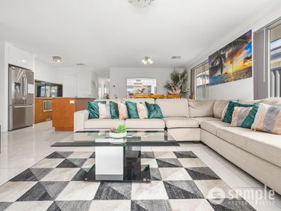 9 Pavarotti Vista, Hammond Park WA 6164